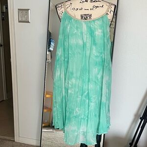 Flowy Green Pleated Dress in Size XL - Perfect for Hot Days and Vacation